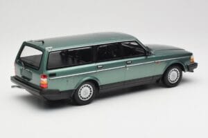 Volvo 240 GL Estate Green Metallic Minichamps 1:18 155171410 Metāls — attēls 2 no 6