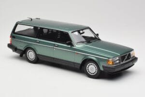 Volvo 240 GL Estate Green Metallic Minichamps 1:18 155171410 Metāls — attēls 4 no 6