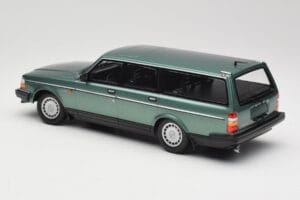 Volvo 240 GL Estate Green Metallic Minichamps 1:18 155171410 Metāls — attēls 5 no 6