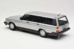 Volvo 240 GL Estate Sudrabs Minichamps 1:18 155171416 Metāls — attēls 5 no 6