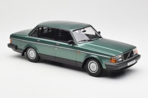 Volvo 240 GL Zaļš Metalic Minichamps 1:18 155171400 Metāls — attēls 4 no 6