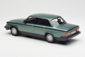 Volvo 240 GL Zaļš Metalic Minichamps 1:18 155171400 Metāls — attēls 5 no 6