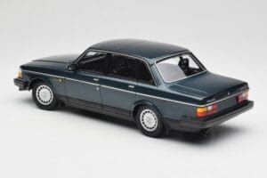 Volvo 240 GL Petrol Metallic Minichamps 1:18 155171407 Metāls — attēls 5 no 6