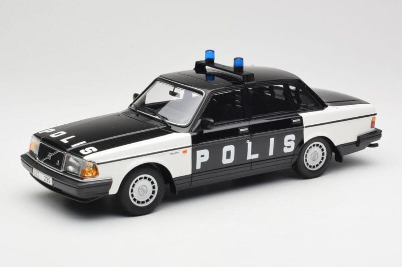 Volvo 240 GL Polis Sweden Melns Minichamps 1:18 155171497 Metāls