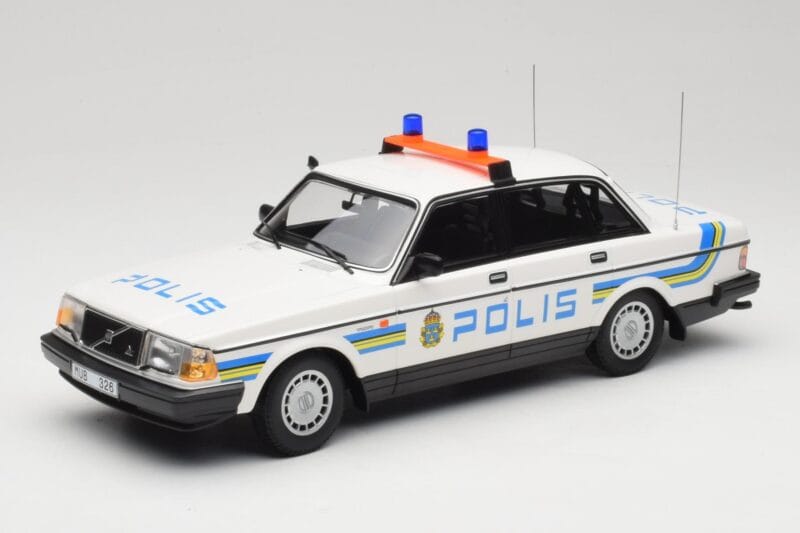 Volvo 240 GL Polis Sweden Minichamps 1:18 155171490 Metāls