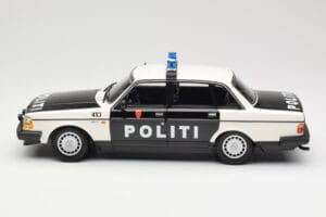 Volvo 240 GL Politi Norway Melns Minichamps 1:18 155171496 Metāls — attēls 3 no 6