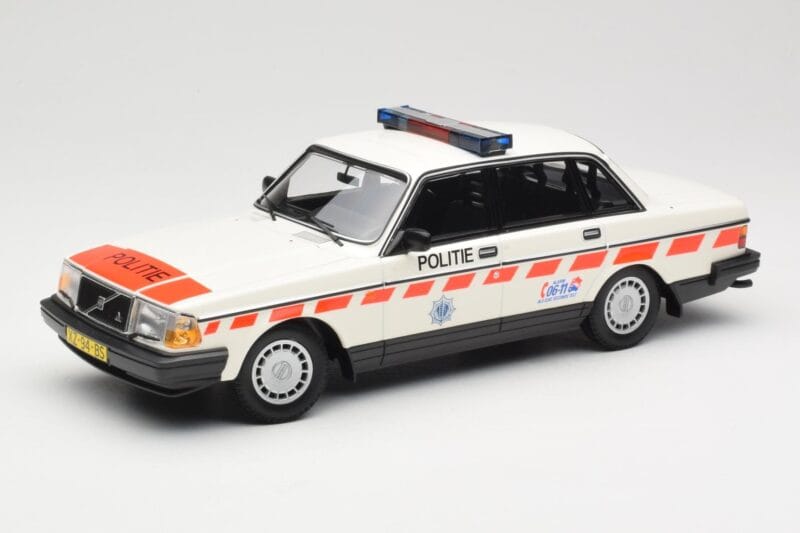 Volvo 240 GL Politie Netherlands Minichamps 1:18 155171498 Metāls