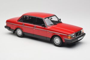 Volvo 240 GL Sarkans Minichamps 1:18 155171401 Metāls — attēls 4 no 6