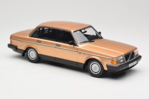 Volvo 240 GL Zeltains Minichamps 1:18 155171405 Metāls — attēls 4 no 6