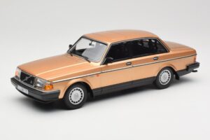 Volvo 240 GL Zeltains Minichamps 1:18 155171405 Metāls