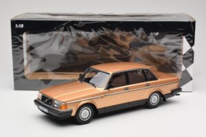 Volvo 240 GL Zeltains Minichamps 1:18 155171405 Metāls — attēls 6 no 6