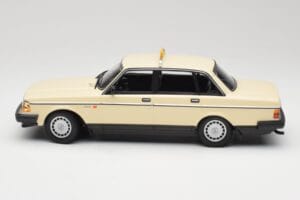 Volvo 240 GL Taxi Minichamps 1:18 155171494 Metāls — attēls 3 no 6