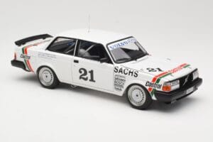 Volvo 240 Turbo #21 P. Stureson DTM Winner Wunstorf 1985 AUTOart 1:18 88592 Metāls — attēls 6 no 8