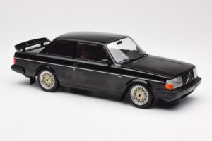 Volvo 240 Turbo Melns Custom IXO 1:18 18CMC178 Metāls — attēls 4 no 6
