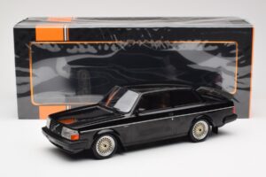 Volvo 240 Turbo Melns Custom IXO 1:18 18CMC178 Metāls — attēls 6 no 6