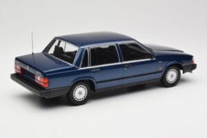 Volvo 740 GL Dark Blue Metallic Minichamps 1:18 155171701 Metāls — attēls 2 no 6