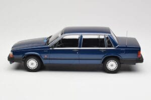 Volvo 740 GL Dark Blue Metallic Minichamps 1:18 155171701 Metāls — attēls 3 no 6