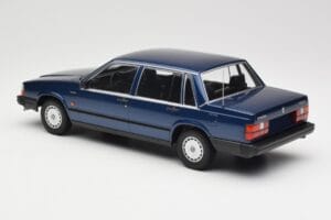 Volvo 740 GL Dark Blue Metallic Minichamps 1:18 155171701 Metāls — attēls 5 no 6