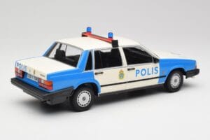 Volvo 740 GL Zviedru Policija Minichamps 1:18 155171791 Metāls — attēls 2 no 6