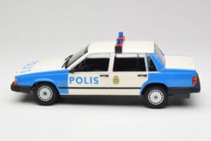 Volvo 740 GL Zviedru Policija Minichamps 1:18 155171791 Metāls — attēls 3 no 6