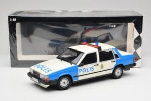 Volvo 740 GL Zviedru Policija Minichamps 1:18 155171791 Metāls — attēls 6 no 6