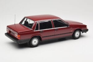 Volvo 740 GL Sarkans Minichamps 1:18 155171704 Metāls — attēls 2 no 6