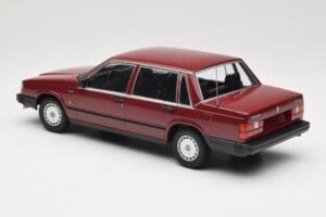 Volvo 740 GL Sarkans Minichamps 1:18 155171704 Metāls — attēls 5 no 6