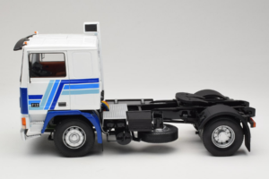 Volvo F12 Zils Balts Road Kings 1:18 RK180033 Metāls — attēls 4 no 8