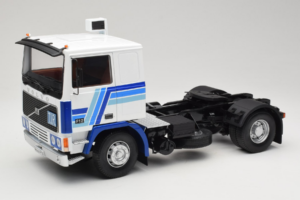 Volvo F12 Zils Balts Road Kings 1:18 RK180033 Metāls