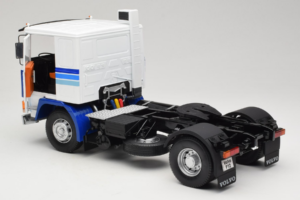 Volvo F12 Zils Balts Road Kings 1:18 RK180033 Metāls — attēls 5 no 8