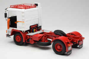 Volvo F12 Balts Sarkans Road Kings 1:18 RK180031 Metāls — attēls 5 no 8