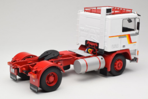 Volvo F12 Balts Sarkans Road Kings 1:18 RK180031 Metāls — attēls 3 no 8