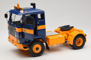 Volvo F88 Tumšzils Dzeltens MCG 1:18 MCG18140 Metāls — attēls 2 no 8