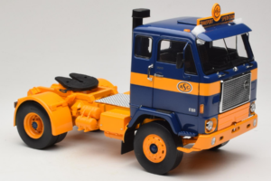 Volvo F88 Tumšzils Dzeltens MCG 1:18 MCG18140 Metāls — attēls 6 no 8