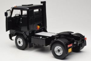 Volvo F88 John Player Special Black MCG 1:18 MCG18217 Metāls — attēls 5 no 8