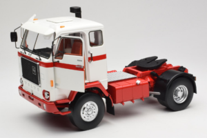 Volvo F88 Balts Sarkans MCG 1:18 MCG18141 Metāls — attēls 2 no 8
