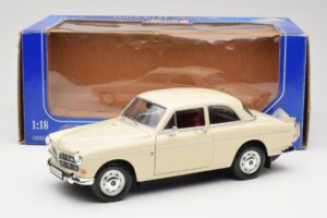 Volvo P121 Amazon Balts Revell 1:18 08866 Metāls — attēls 8 no 8