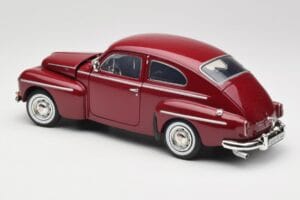 Volvo PV544 Cherry Red Revell 1:18 08887 Metāls — attēls 7 no 8