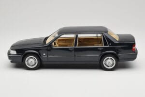 Volvo S90 Royal Blue DNA 1:18 DNA000088 Metāls — attēls 3 no 6