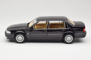 Volvo S90 Royal Violet DNA 1:18 DNA000089 Metāls — attēls 3 no 6