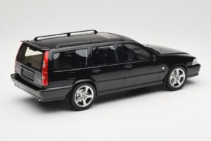 Volvo V70 R P80 Melns DNA 1:18 DNA000232 Metāls — attēls 2 no 6