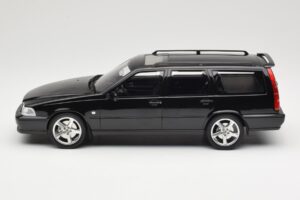 Volvo V70 R P80 Melns DNA 1:18 DNA000232 Metāls — attēls 3 no 6
