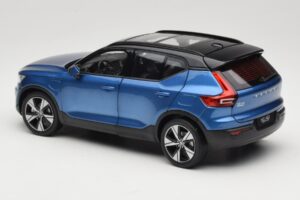 Volvo XC40 Recharge Zils Metaliks Paudi Model 1:18 2562373 Metāls — attēls 7 no 8