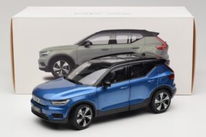 Volvo XC40 Recharge Zils Metaliks Paudi Model 1:18 2562373 Metāls — attēls 8 no 8