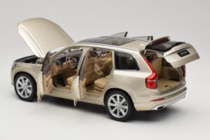 Volvo XC90 Luminous Sand Yellow Paudi Model 1:18 9430841 Metāls — attēls 5 no 8