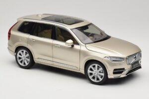 Volvo XC90 Luminous Sand Yellow Paudi Model 1:18 9430841 Metāls — attēls 6 no 8