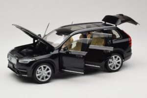 Volvo XC90 Onyx Black Paudi Model 1:18 9430842 Metāls — attēls 2 no 8