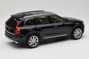 Volvo XC90 Onyx Black Paudi Model 1:18 9430842 Metāls — attēls 3 no 8