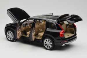 Volvo XC90 Onyx Black Paudi Model 1:18 9430842 Metāls — attēls 5 no 8