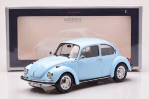 Volkswagen Beetle 1303 Gaiši Zils Norev 1:18 188532 Metāls — attēls 6 no 6